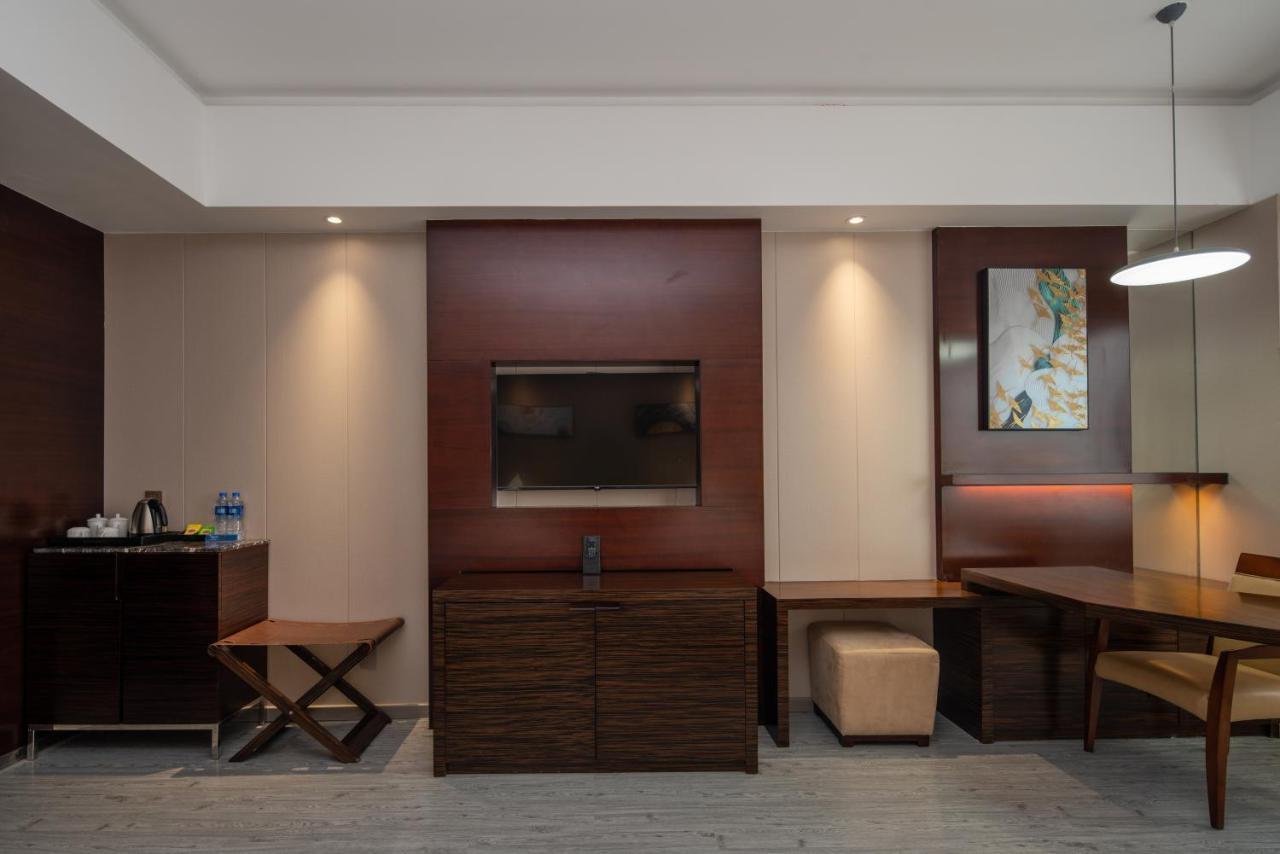 King Royal Hotel Yunfu Εξωτερικό φωτογραφία
