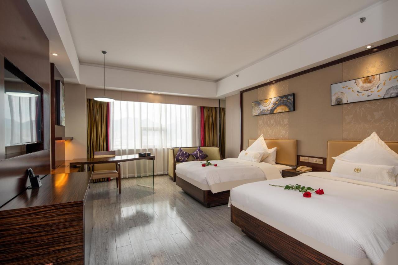 King Royal Hotel Yunfu Εξωτερικό φωτογραφία
