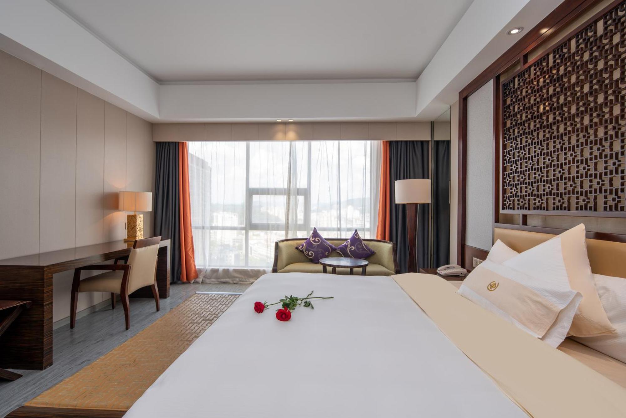 King Royal Hotel Yunfu Εξωτερικό φωτογραφία