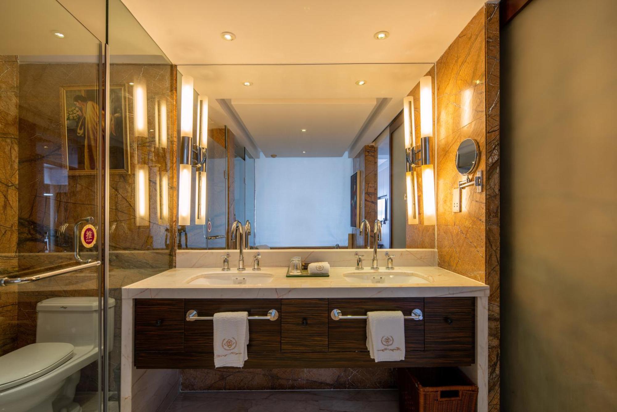 King Royal Hotel Yunfu Εξωτερικό φωτογραφία