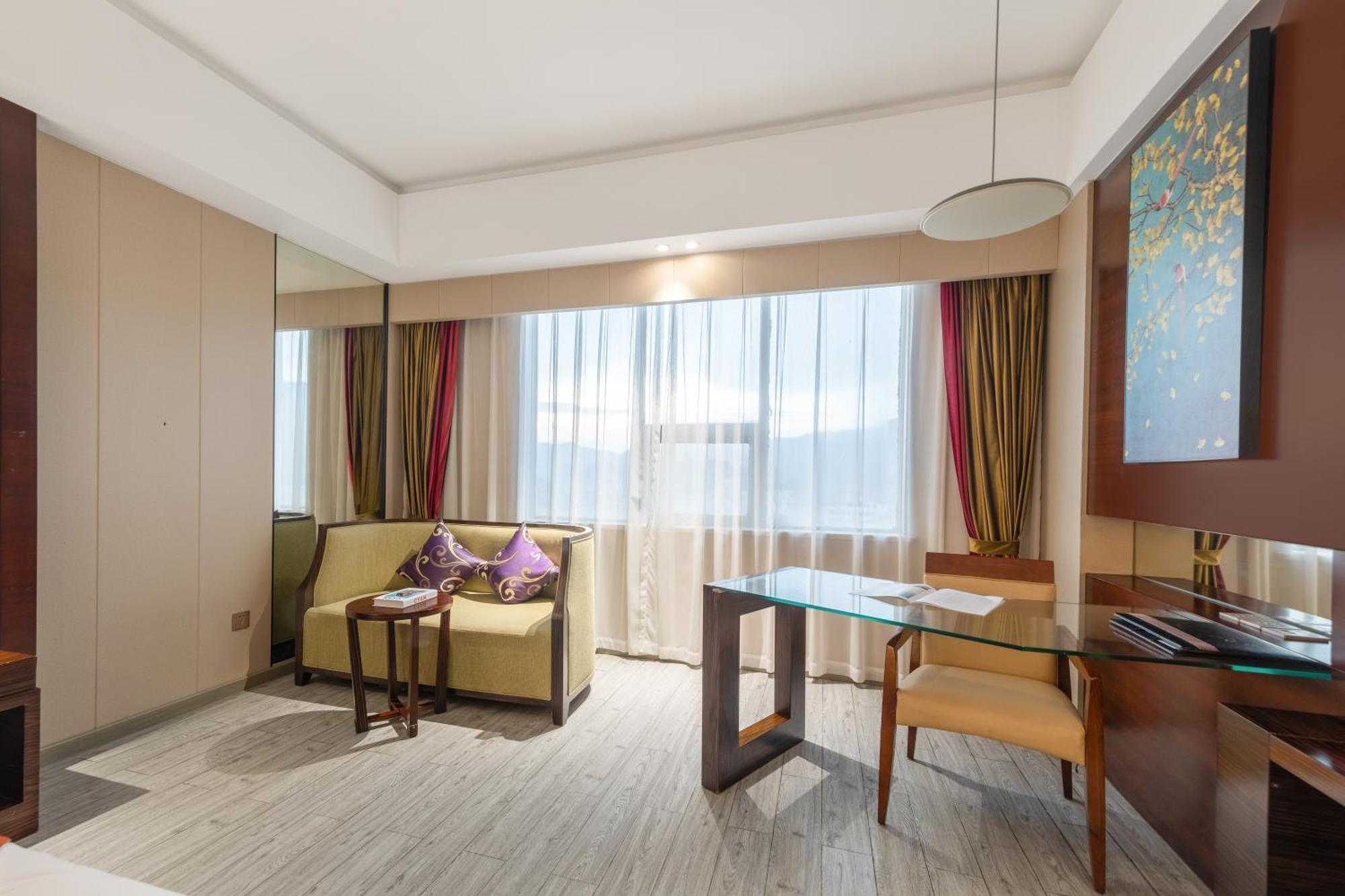 King Royal Hotel Yunfu Εξωτερικό φωτογραφία